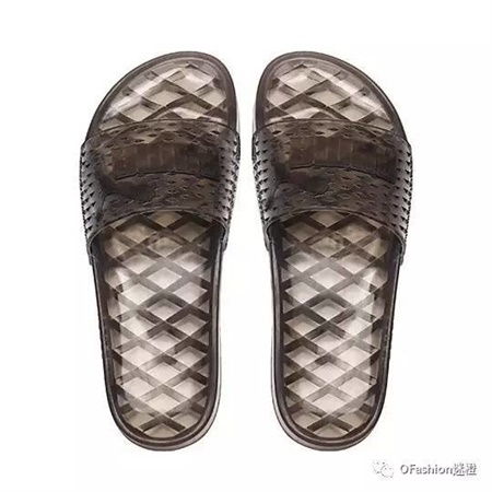 FENTY PUMA 又出话题性单品，第三双拖鞋发售！